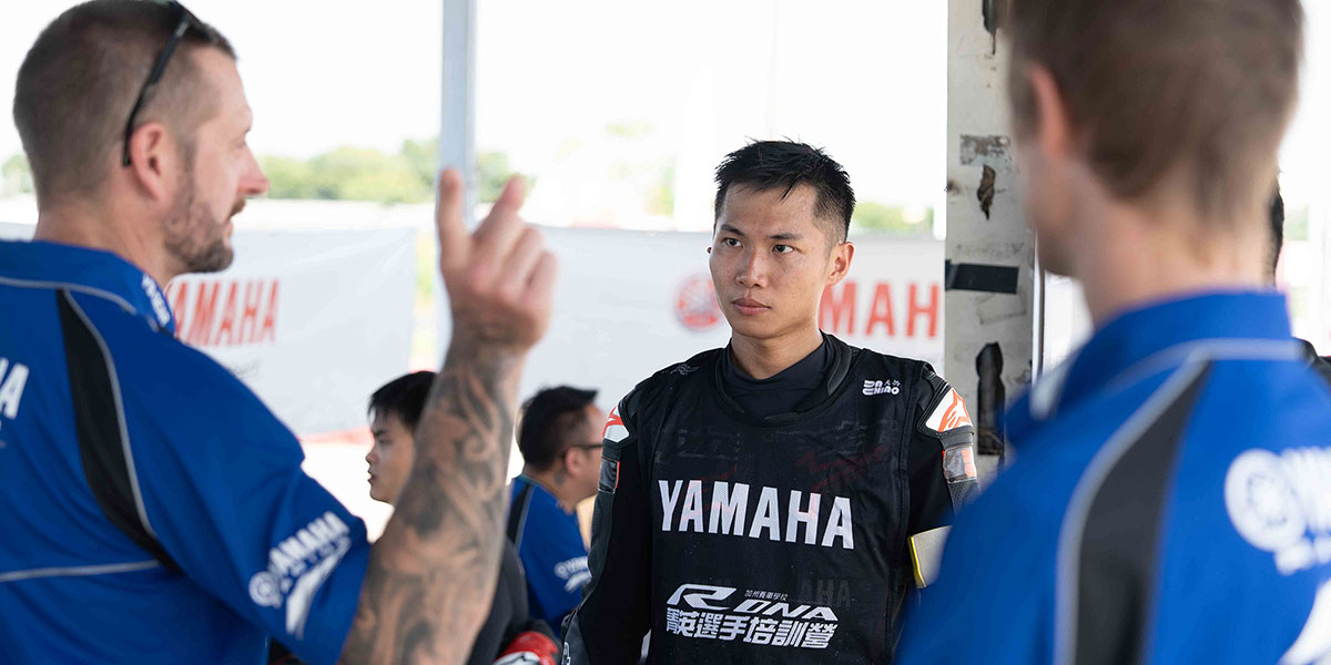 從潛力新星到菁英車手:Yamaha RDNA 的極速進化之路